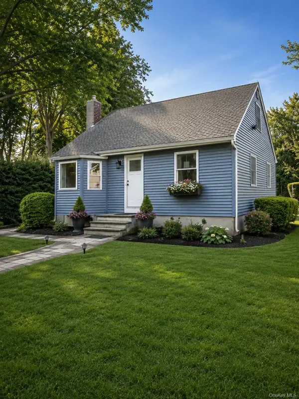 10 Stratton, Huntington Station, NY 11746