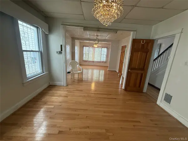 93-08 123rd ST, Richmond Hill S., NY 11419