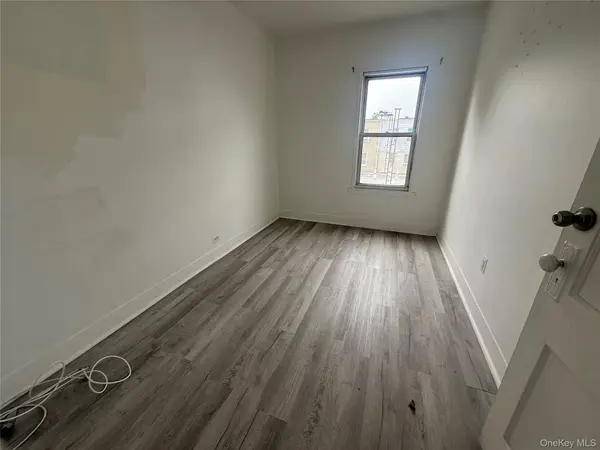 93-08 123rd ST, Richmond Hill S., NY 11419