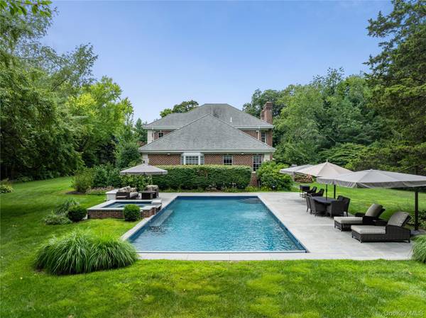 898 Chicken Valley RD, Matinecock, NY 11560