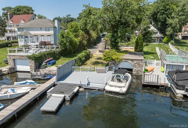 68 W Lake BLVD, Mahopac, NY 10541