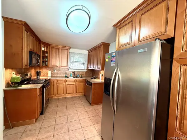 59-41 161st ST, Fresh Meadows, NY 11365