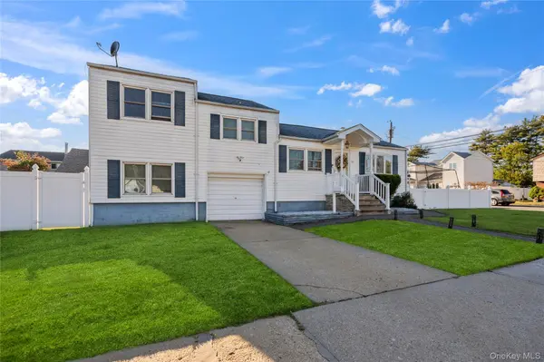 131 S 5th ST, Bethpage, NY 11714