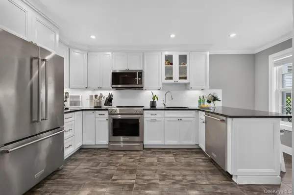 108 Spring RD, Huntington, NY 11743
