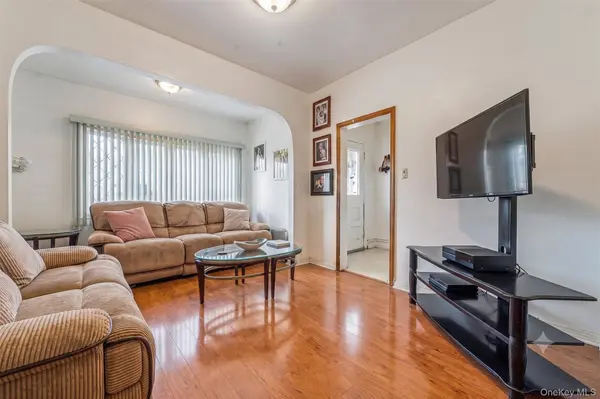 87-63 108th ST, Richmond Hill, NY 11418