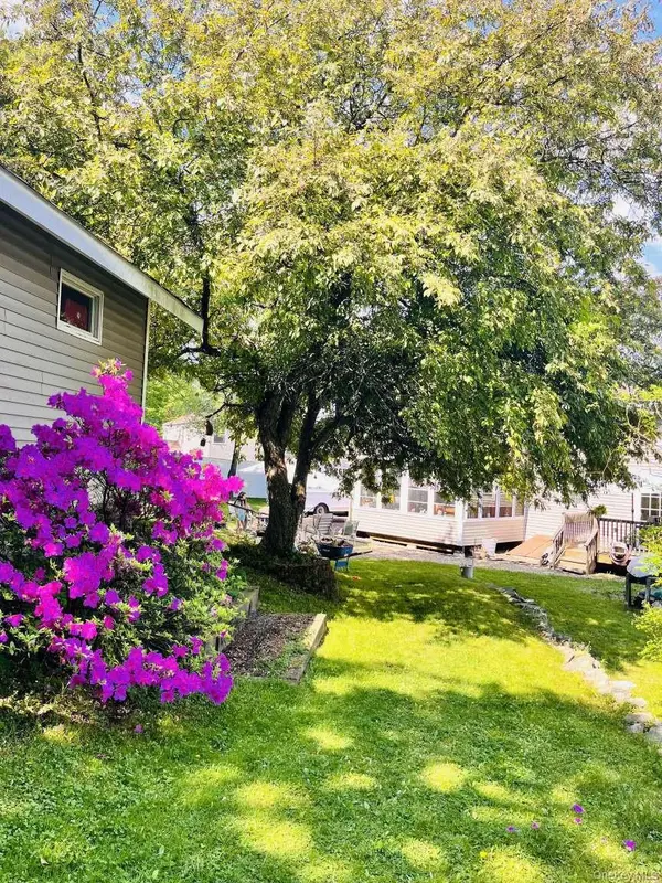 20 Neversink DR, Newburgh, NY 12550