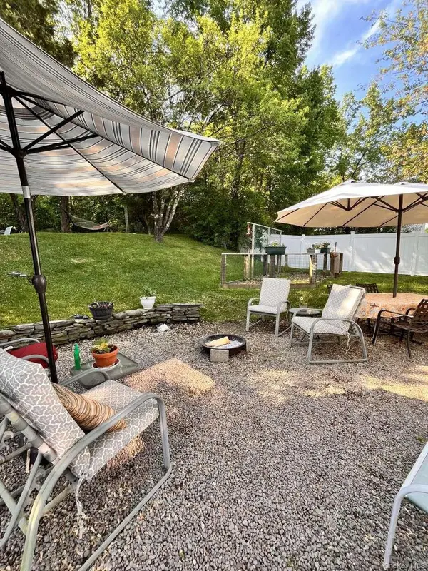 20 Neversink DR, Newburgh, NY 12550