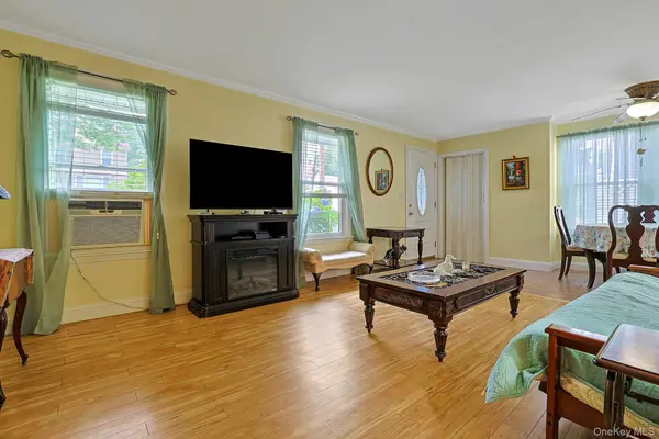 157 Whitman RD, Yonkers, NY 10710