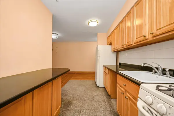 140-18 Burden CRES #411, Briarwood, NY 11435