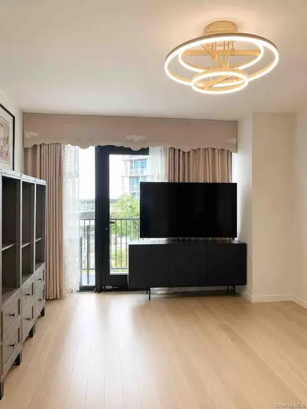 131-02B 40th RD #4U, Flushing, NY 11354