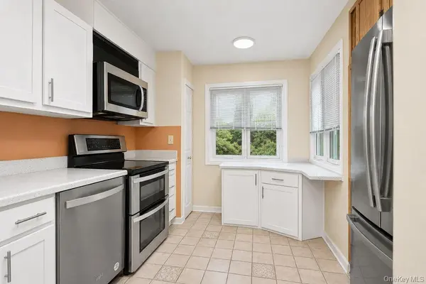137 Fields LN, Peekskill, NY 10566