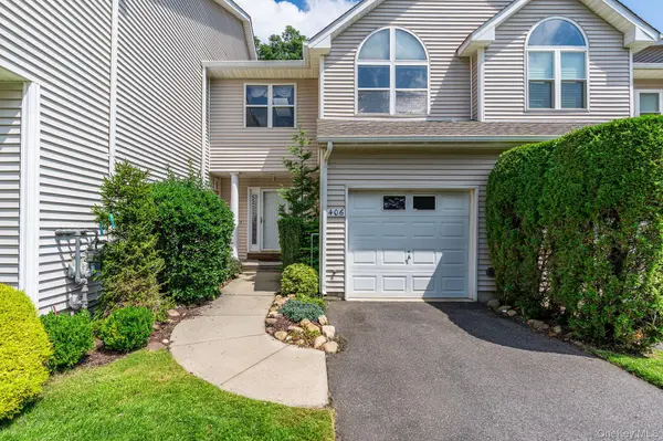 406 Willow Pond DR, Riverhead, NY 11901