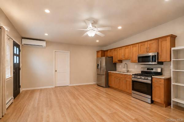 887 Pine ST, Brooklyn, NY 11208