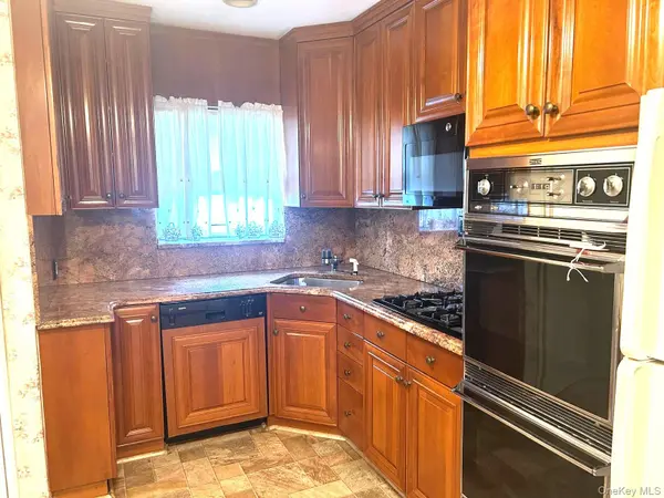 6515 180th ST, Fresh Meadows, NY 11365