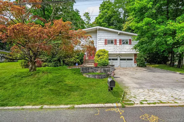 69 Stonewall CIR, White Plains, NY 10607