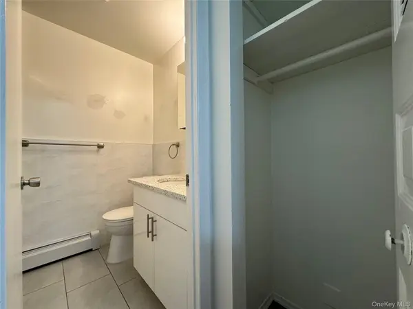 6139 168th ST #2F, Fresh Meadows, NY 11365