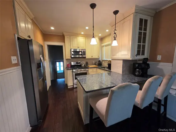 416 Minnieford AVE, Bronx, NY 10464