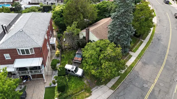 3140 Country Club RD, Bronx, NY 10465