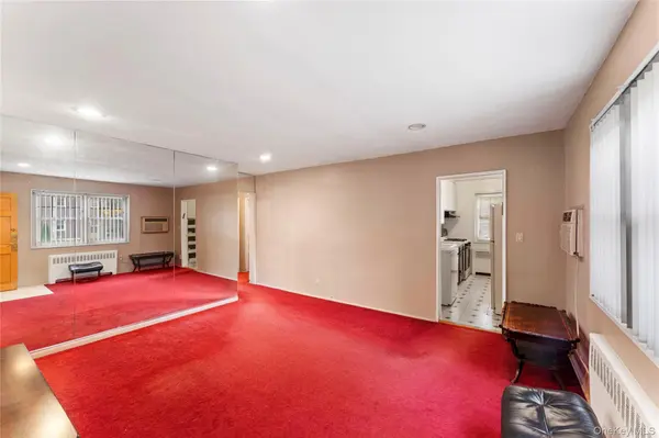 251-29 61st AVE ##719, Little Neck, NY 11362
