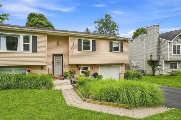 3 Edmunds LN, Walden, NY 12586