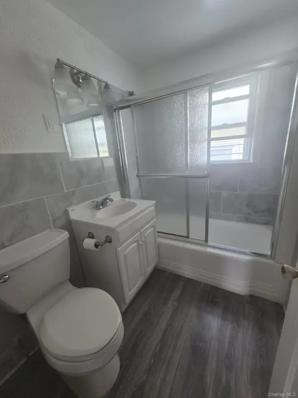 Address not disclosed, Rosedale, NY 11422