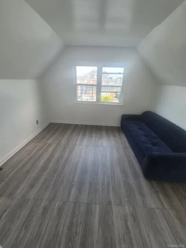 Address not disclosed, Rosedale, NY 11422