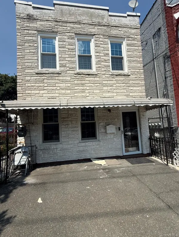 1041 E 216th ST, Bronx, NY 10469