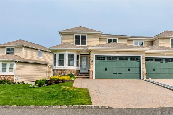 35 Theresa LN, Port Jefferson, NY 11777