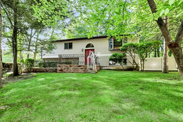 15 Balmoral DR, Spring Valley, NY 10977