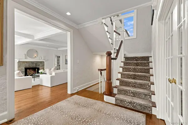 522 The Pkwy, Mamaroneck, NY 10543