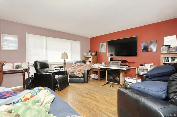 11 Phyllis DR, Pomona, NY 10970