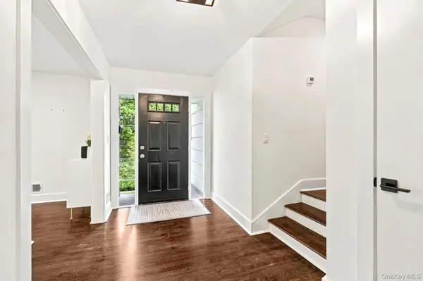 24 Benedict RD, Scarsdale, NY 10583