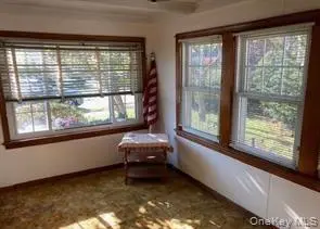25 Howard ST, Patchogue, NY 11772