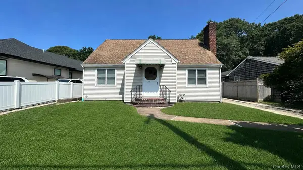 73 Singworth ST, Oyster Bay, NY 11771
