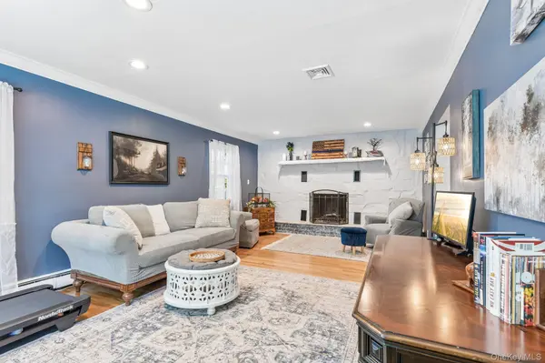 103 Harvard AVE, Smithtown, NY 11787
