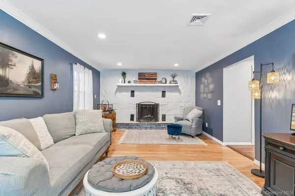 103 Harvard AVE, Smithtown, NY 11787