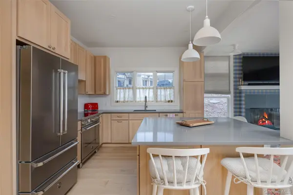 26 Stonewall LN, Windham, NY 12496