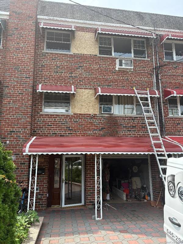 3629 Marolla PL, Bronx, NY 10466
