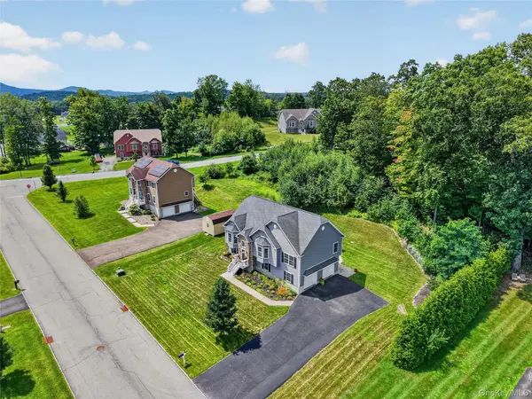 22 Ashley CT, Salisbury Mills, NY 12577