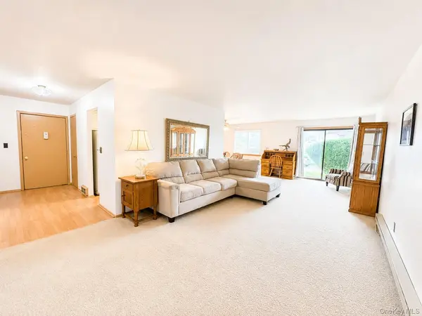 21 Village Park DR #2C, Fishkill, NY 12524