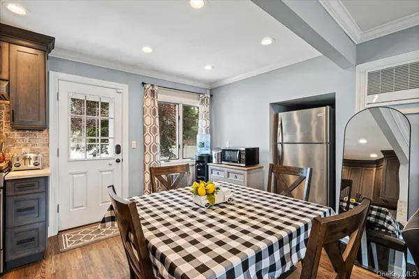 235 N Kings AVE, Massapequa, NY 11758