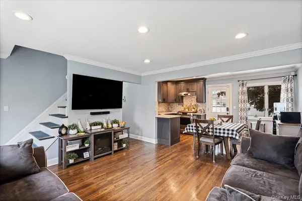 235 N Kings AVE, Massapequa, NY 11758