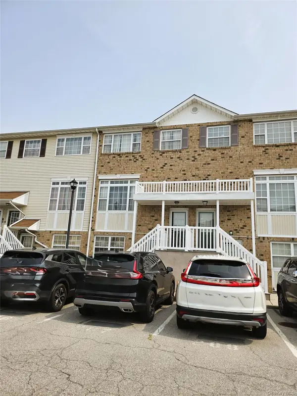142 Mermaid LN #284, Bronx, NY 10473
