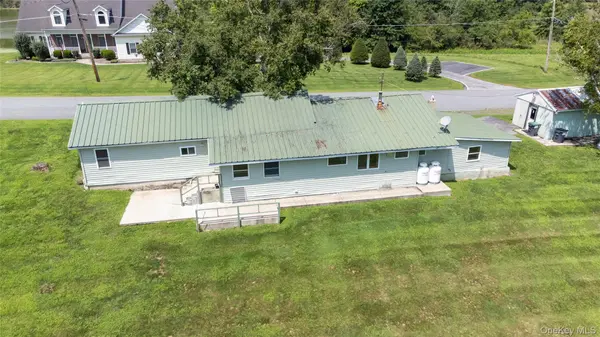 86 Carpenter RD, New Hampton, NY 10958