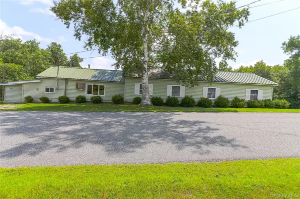 86 Carpenter RD, New Hampton, NY 10958