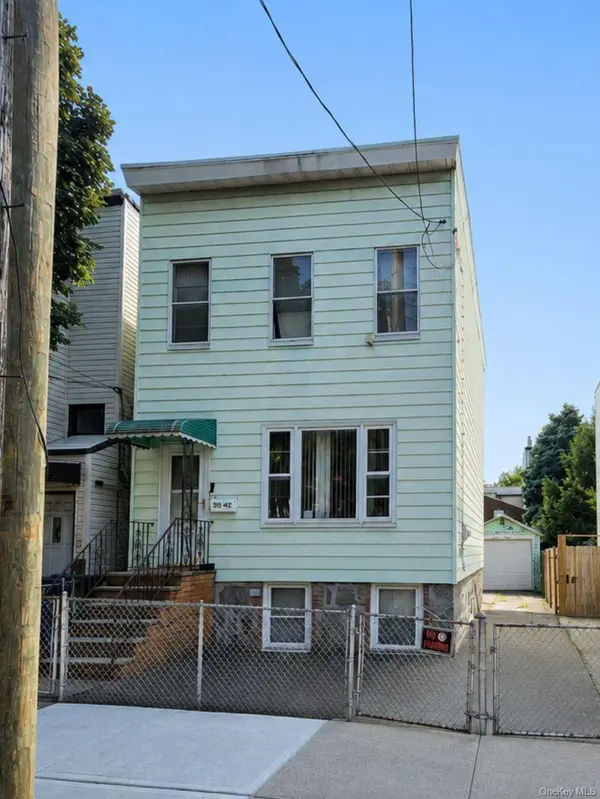 20-42 41st ST, Astoria, NY 11105