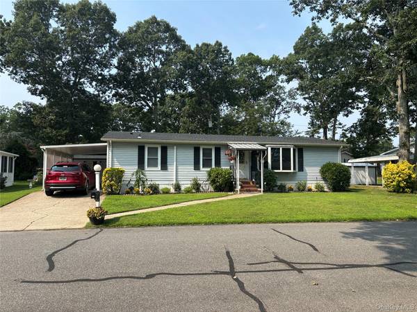 1661 Old Country RD #454, Riverhead, NY 11901