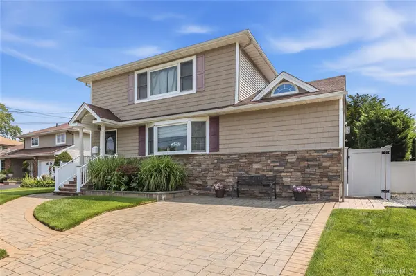 1761 Harold AVE, Wantagh, NY 11793