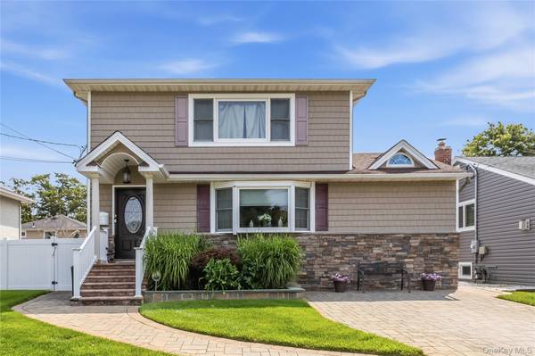 1761 Harold AVE, Wantagh, NY 11793