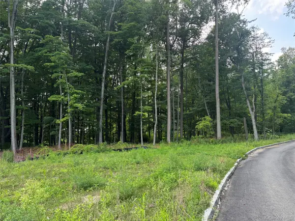 12 East LN, Armonk, NY 10504